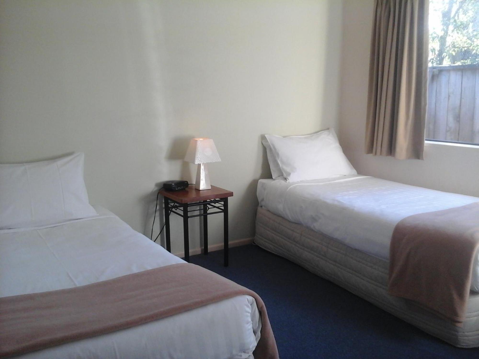 South Park Motel Masterton Bagian luar foto