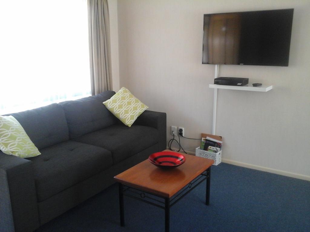 South Park Motel Masterton Bagian luar foto
