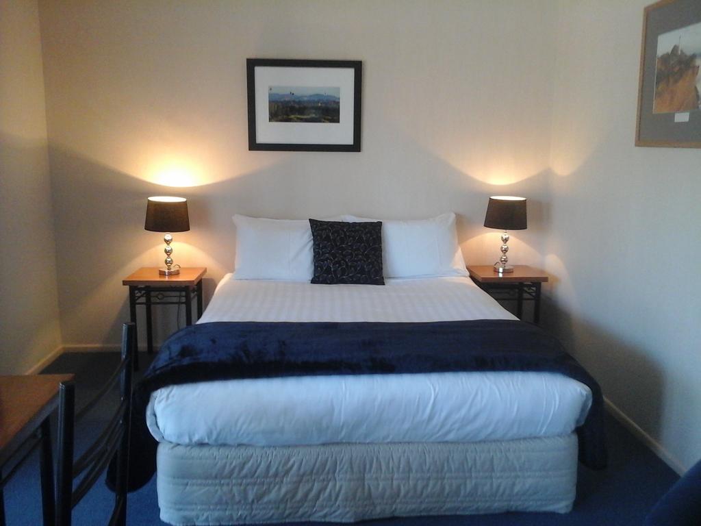 South Park Motel Masterton Bagian luar foto