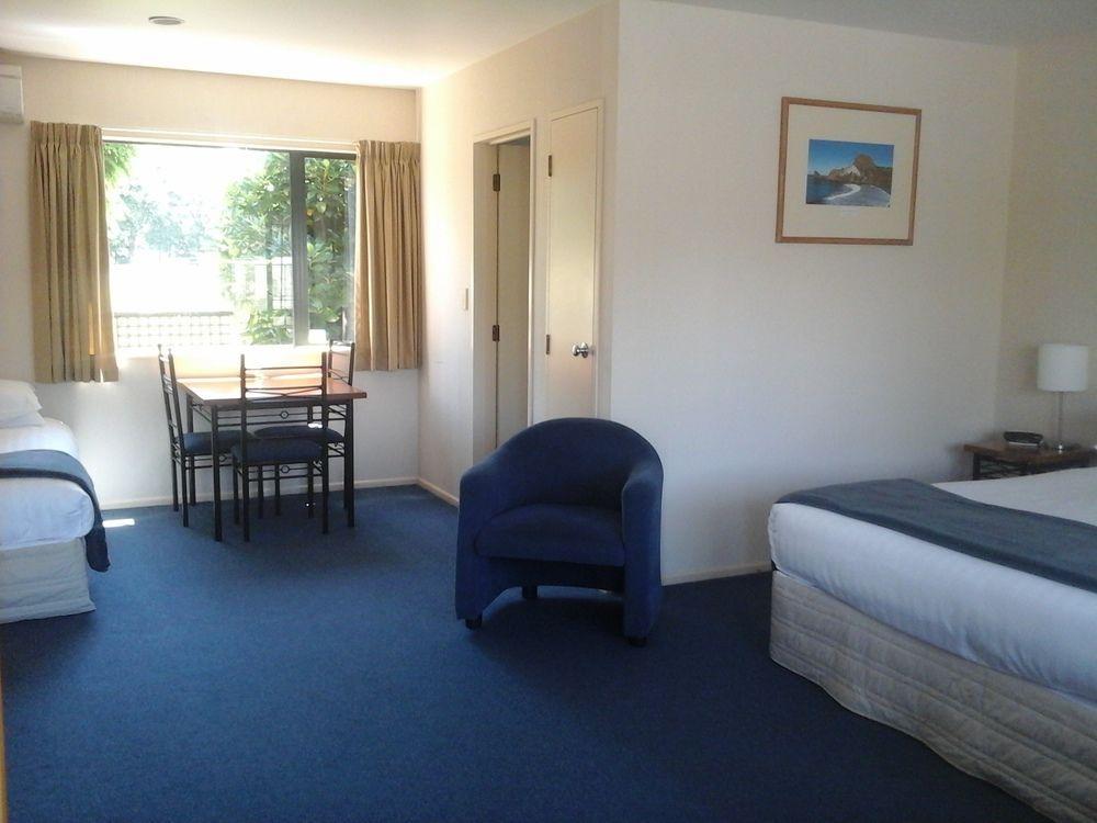 South Park Motel Masterton Bagian luar foto