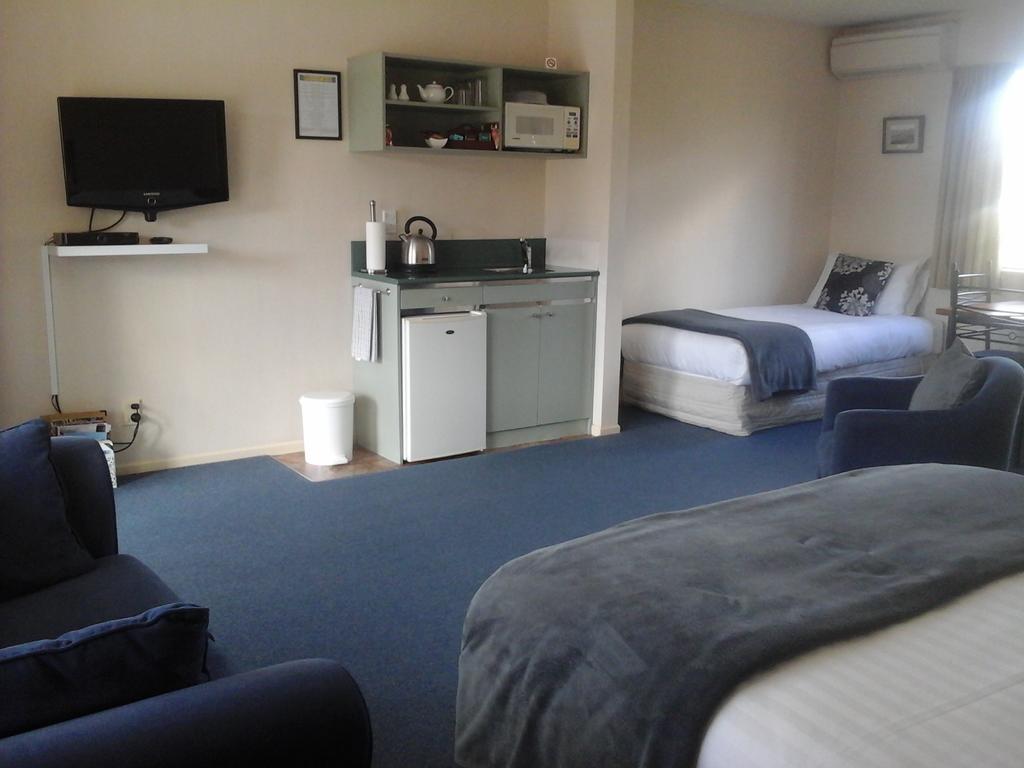 South Park Motel Masterton Bagian luar foto