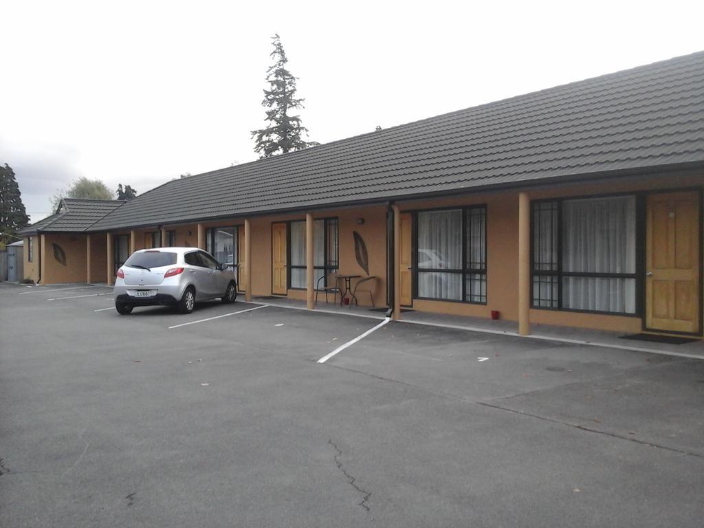 South Park Motel Masterton Bagian luar foto