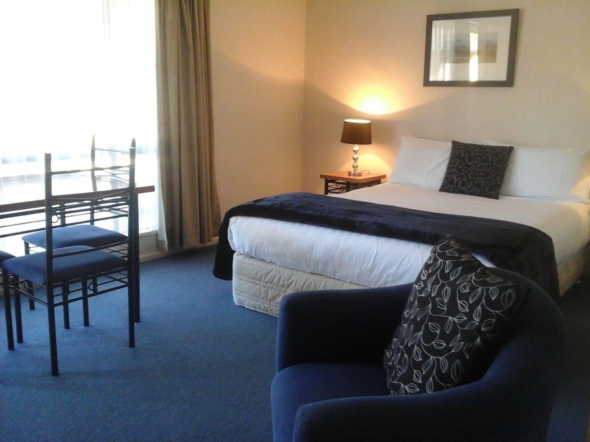 South Park Motel Masterton Bagian luar foto