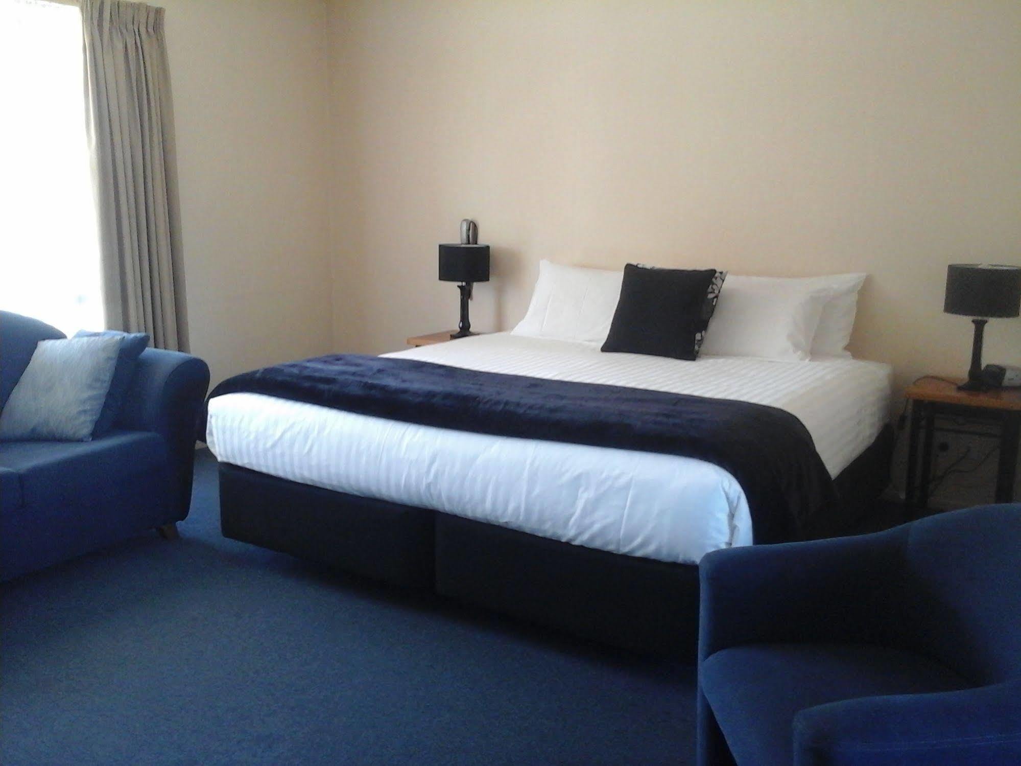 South Park Motel Masterton Bagian luar foto